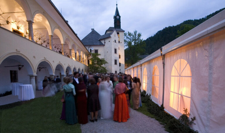 Hochzeit auf Schloss Waldstein